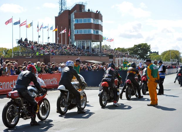 Start of the Bennetts 500cc Classic TT